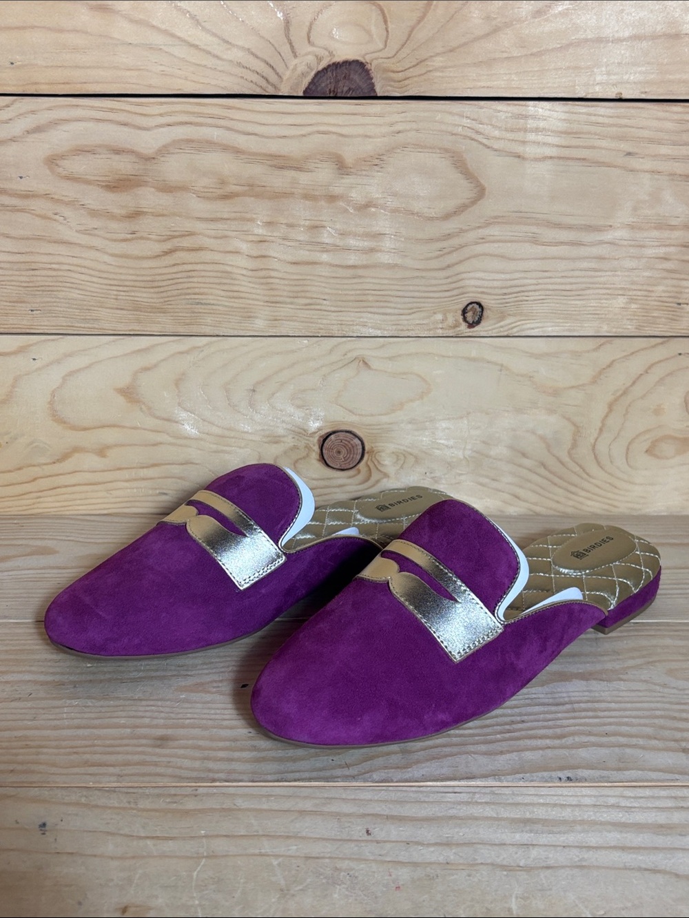 NWOT Birdies Phoebe Berry Magenta Suede and Gold slides size 10